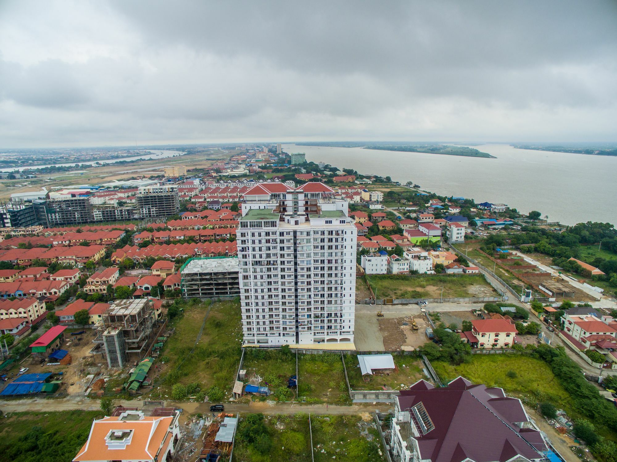 Mekongview 2 Condotel Phnom Penh Exteriör bild